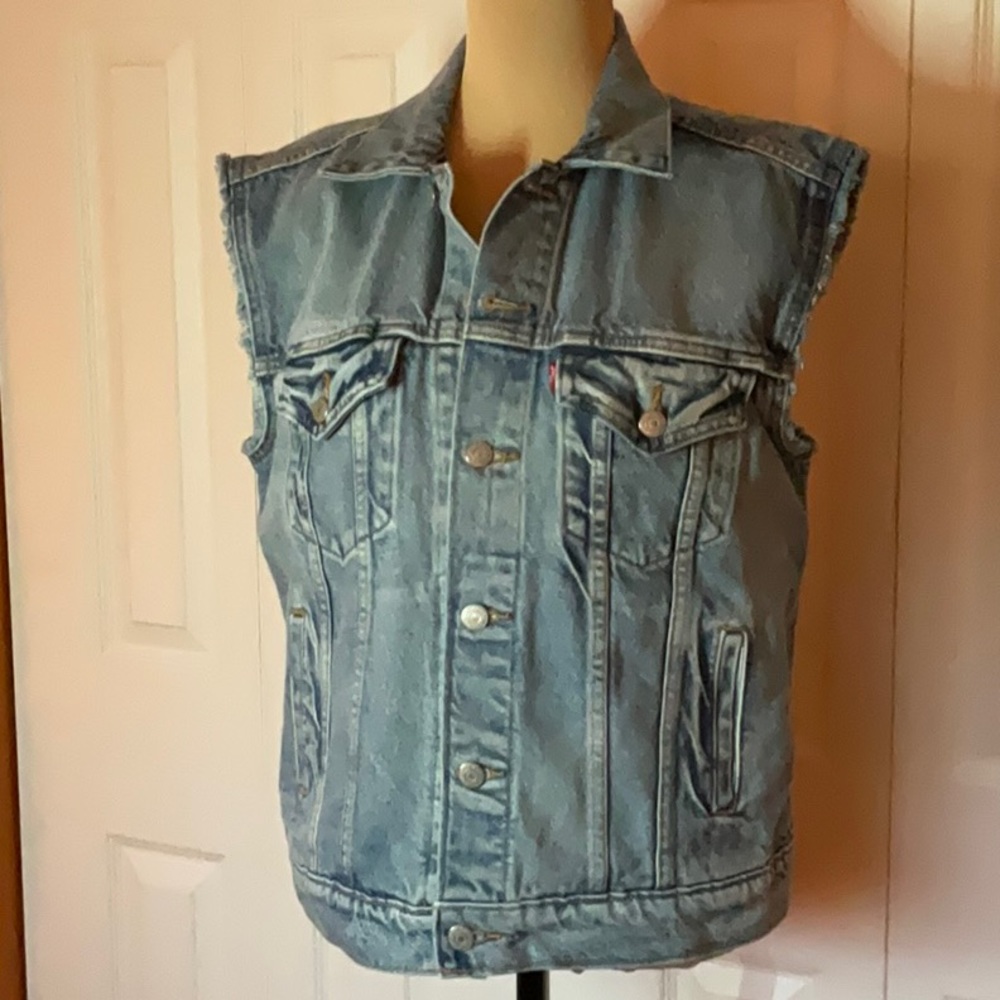 Levi Strauss NWT Denim Vest, Unisex Size Medium.